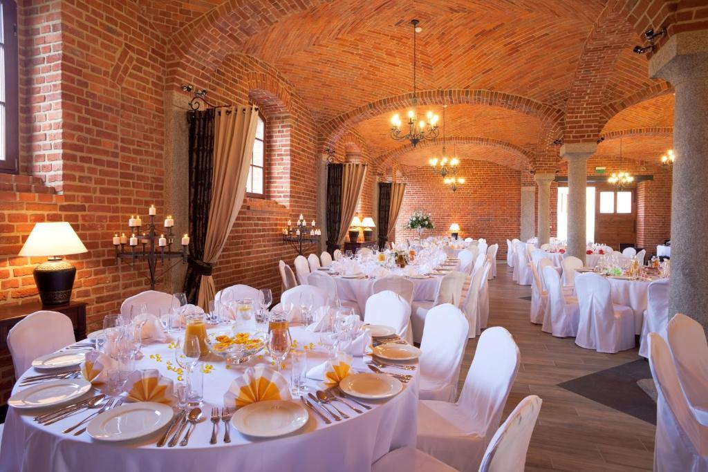 Zamek Topacz Hotel Wysoka (Wroclaw)