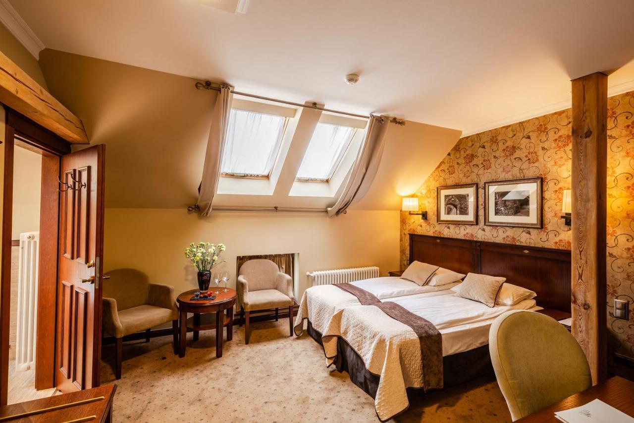 Zamek Topacz Hotel Wysoka (Wroclaw)