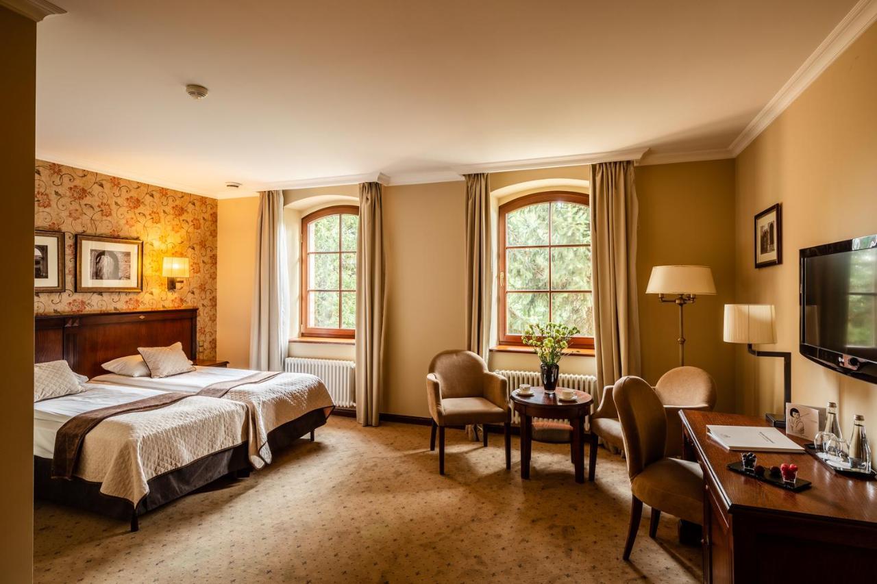 Hotel Zamek Topacz Wysoka (Wroclaw)