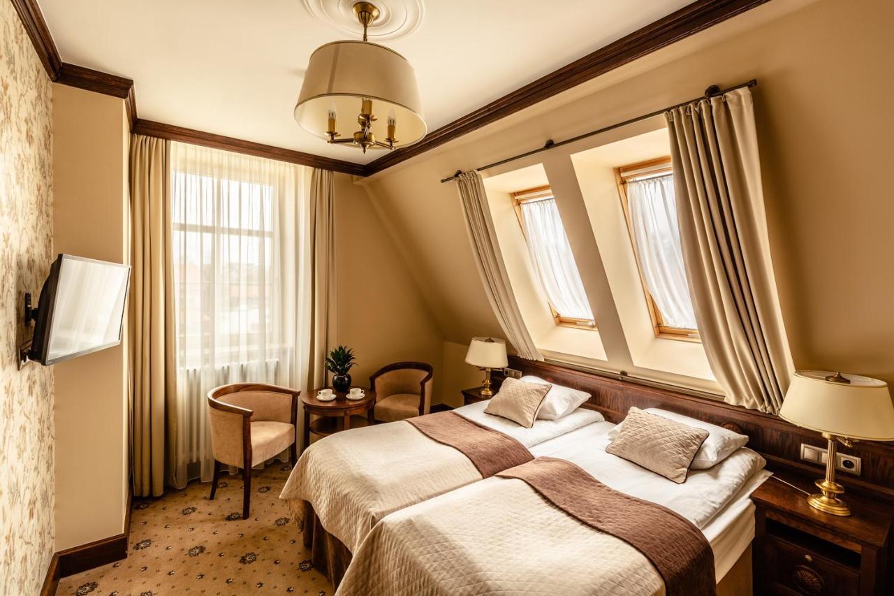 Zamek Topacz 4*