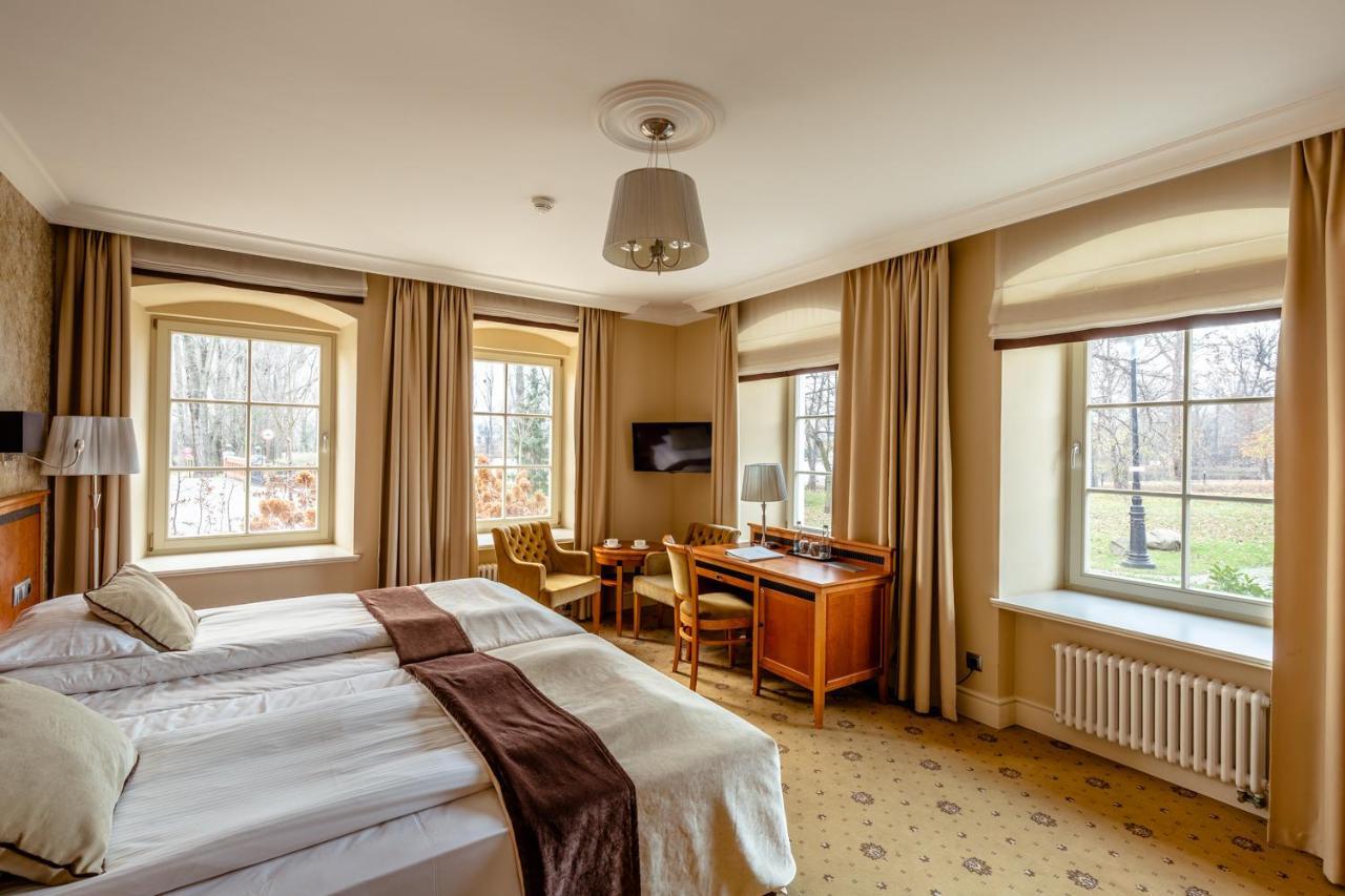 Zamek Topacz 4*