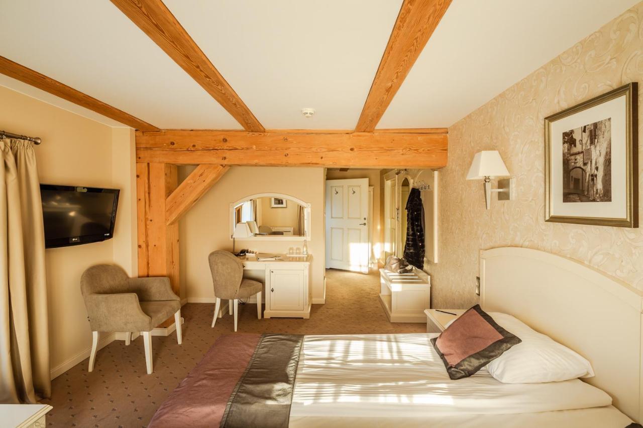 Zamek Topacz 4* Wysoka (Wroclaw)